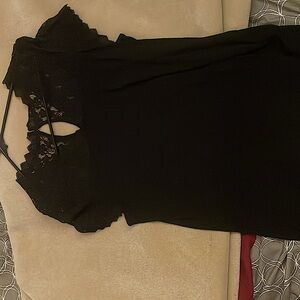 Black lace sleeve